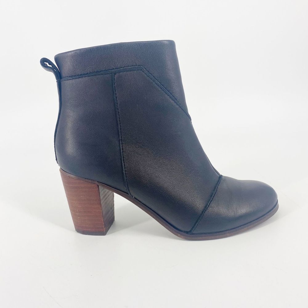 Tom's Women's Black Lunata Boot Size 6.5